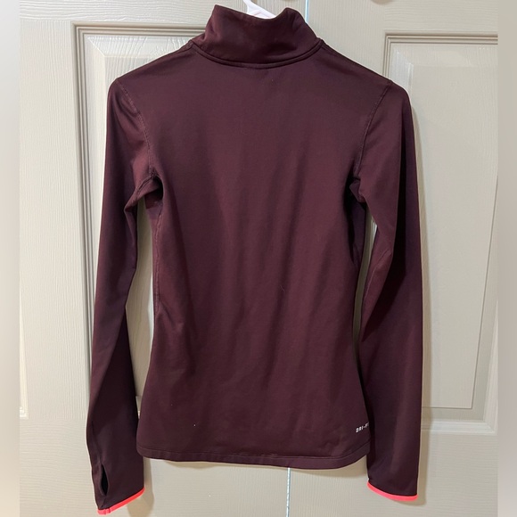 Nike Pro dri-fit size S - Picture 2 of 3